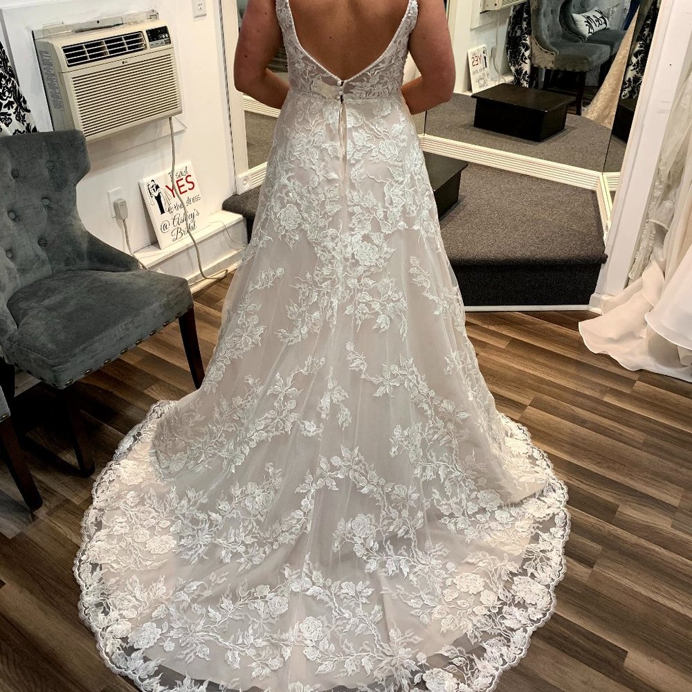 Justin Alexander Signature Wedding Dress